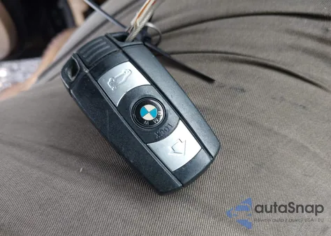 2015 BMW X1 xDrive28I z USA, uszkodzony, nr VIN WBAVL1C56FVY39184